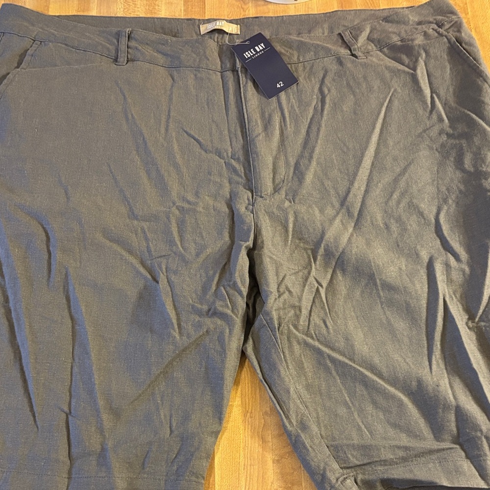 Men's Gray Shorts Size 42 NWTS by Isle Bay Linens